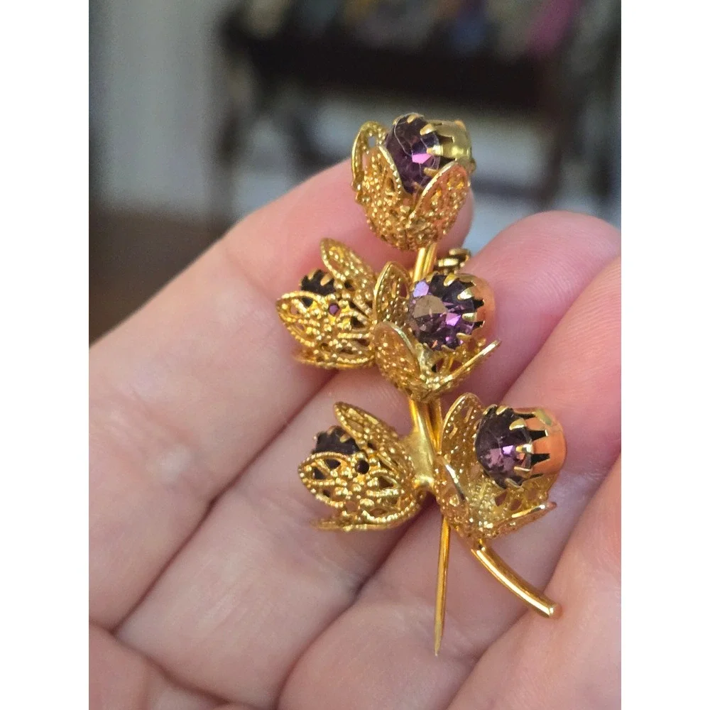 Amethyst Color Rhinestone Filagree Brooch Goldtone Vintage Floral Purple